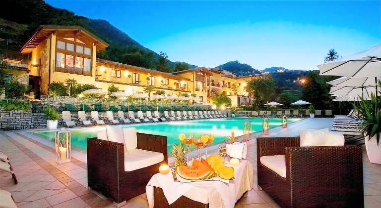Serviced apartment with pool, yard & jacuzzi in Tremosine