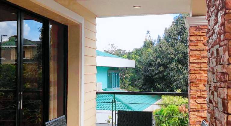 Vacation home with jacuzzi — photo 4