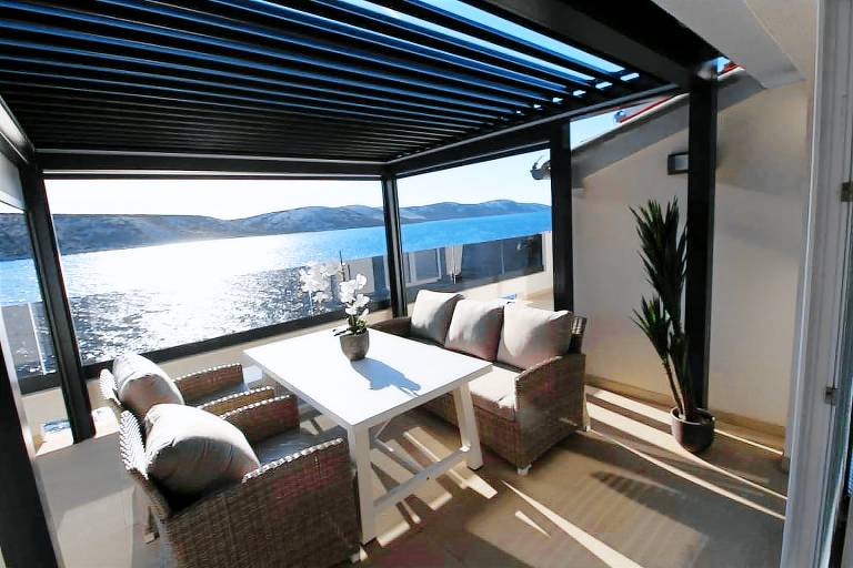 House with terrace & pool | Sea view — photo 5