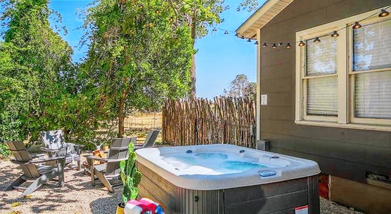 Big vacation home | Pets allowed in Fredericksburg, TX