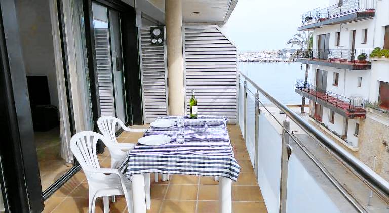 Apartment with 1 room for 4 persons in Llanca