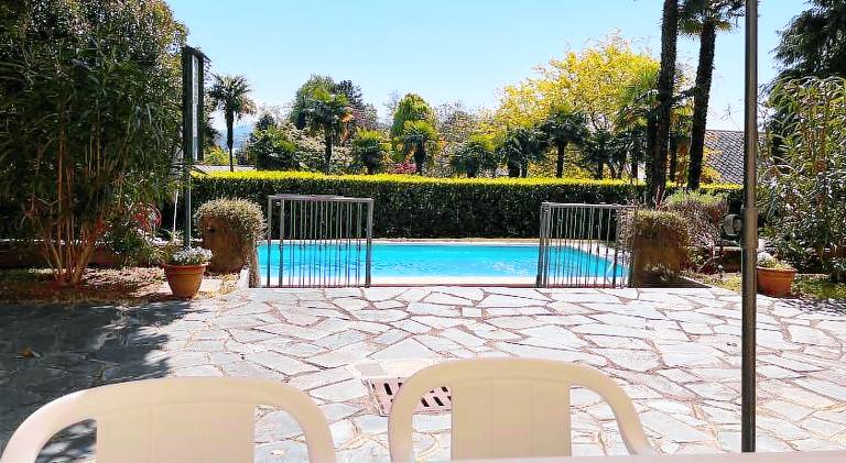 Holiday apartment with pool in Novara