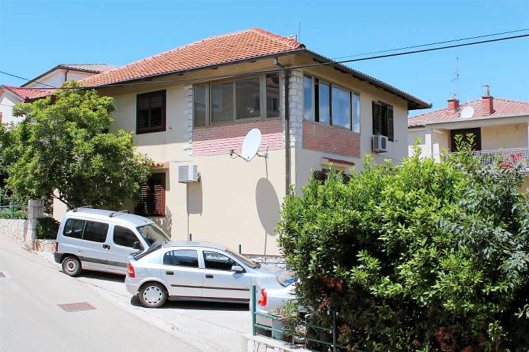 Apartment with barbeque in Mali Losinj