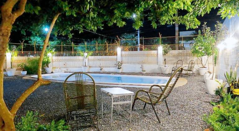 Vacation home with yard, pool & barbecue | Suitable for remote work — photo 4