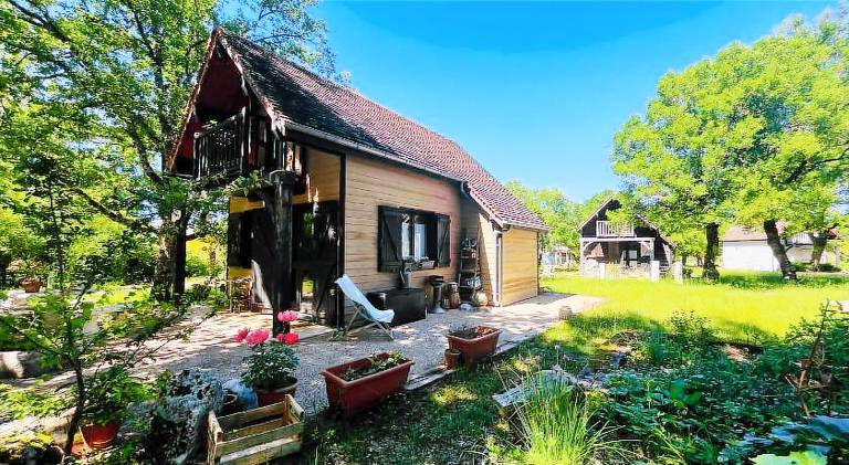 Chalet with pool in Figeac