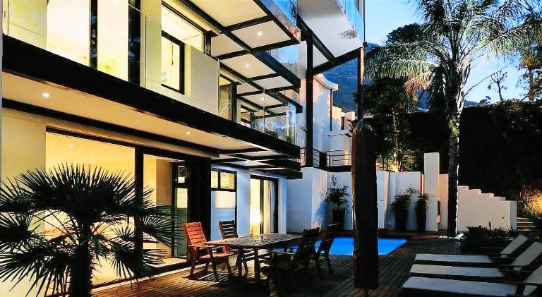 Holiday apartment with patio, yard & barbeque — photo 5