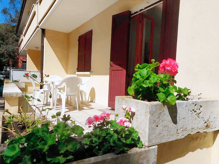 Charming rental apartment with terrace & garden | Close to the beach | Dogs allowed — photo 4