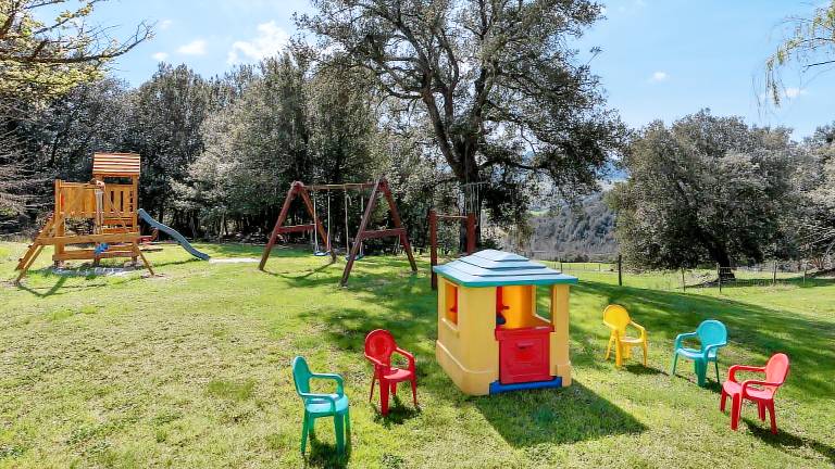 Family-friendly villa with private pool, BBQ & terrace | Dogs allowed — photo 3