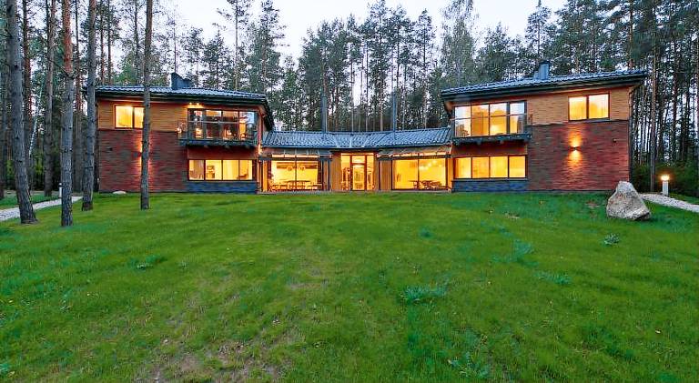 Villa with jacuzzi, sauna & patio | Perfect for remote work in Druskininkai