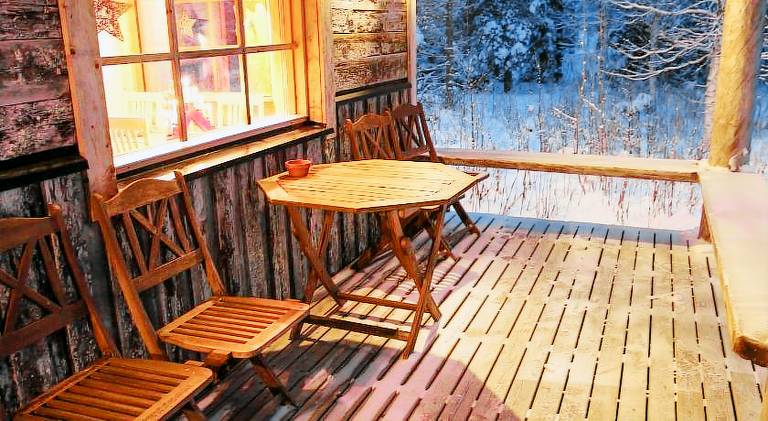 Beautiful chalet with patio, yard & BBQ | Pets are welcome — photo 5