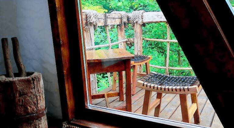 Chalet with patio — photo 4