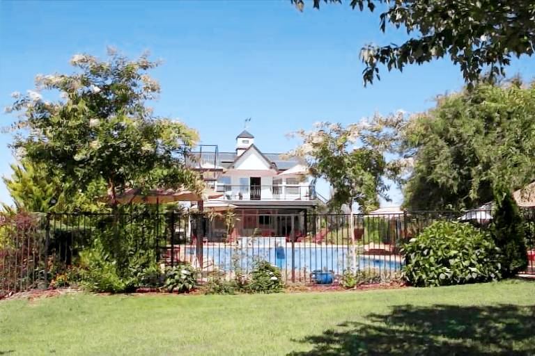 House  Auburn