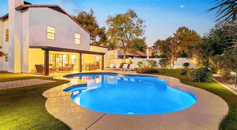 House with pool in Scottsdale, AZ