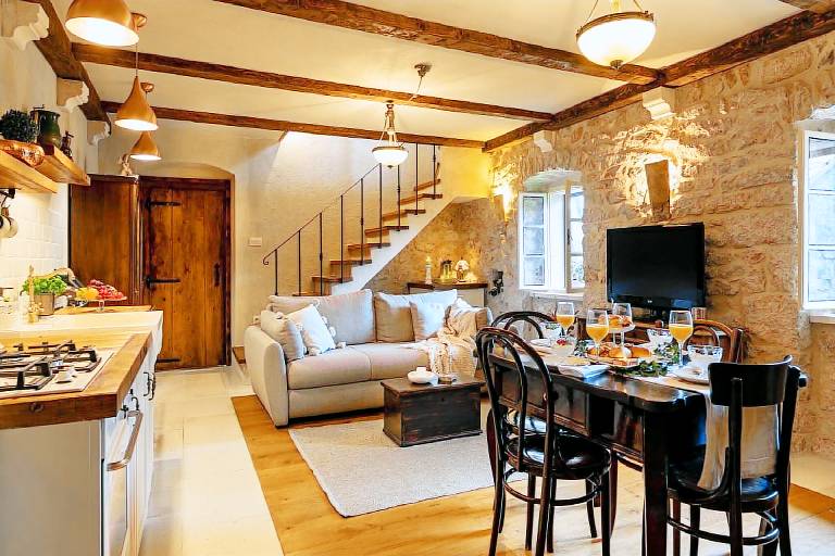 Fully equipped nice house with BBQ, terrace & yard | Pets are welcome — photo 4