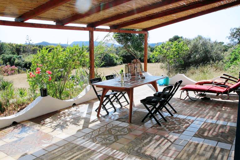 House with BBQ & garden | Garden view — photo 4