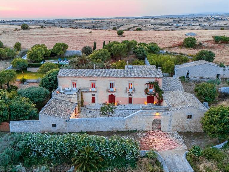 Ferienhaus mit Pool in Ragusa f&uuml;r max. 8 Personen