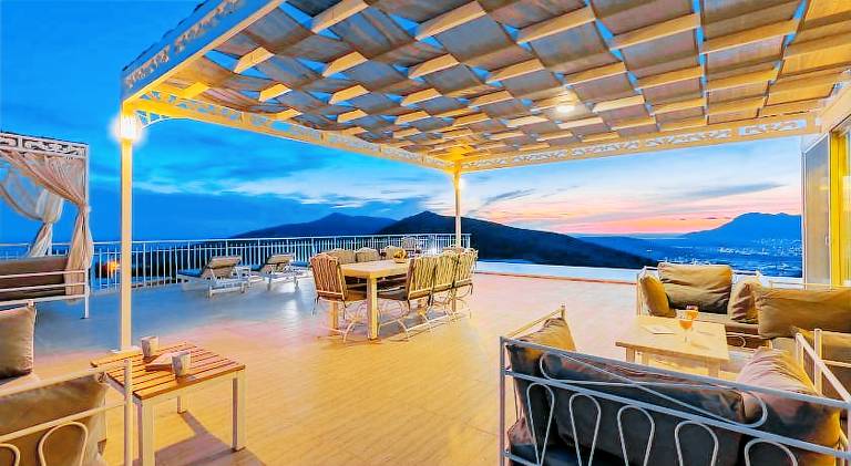 Fully equipped beautiful villa with BBQ, private pool & yard | Pets allowed — photo 4