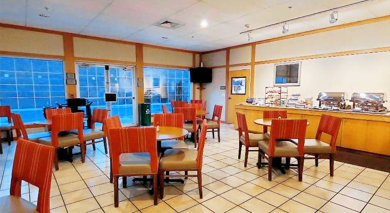 Country Inn & Suites by Radisson, Bend near Pilot Butte — photo 4