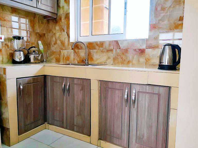 Modern & Peaceful Apartment in Kampala. Free Wifi. — photo 3