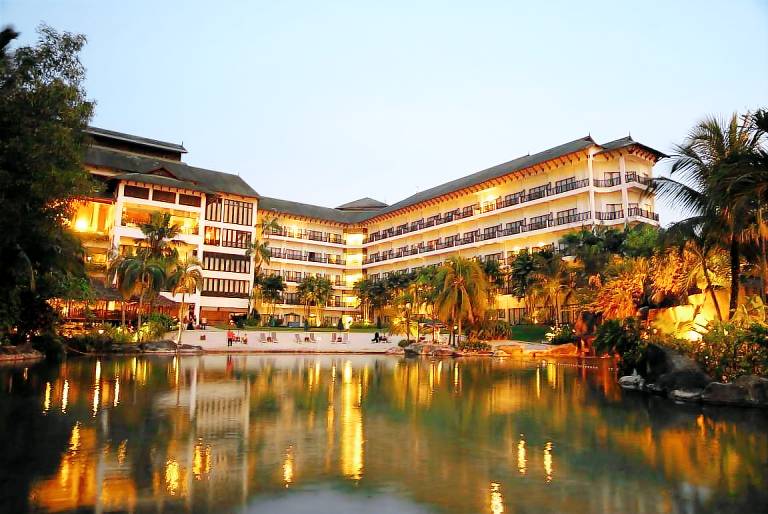 Resort  Mines Wellness City