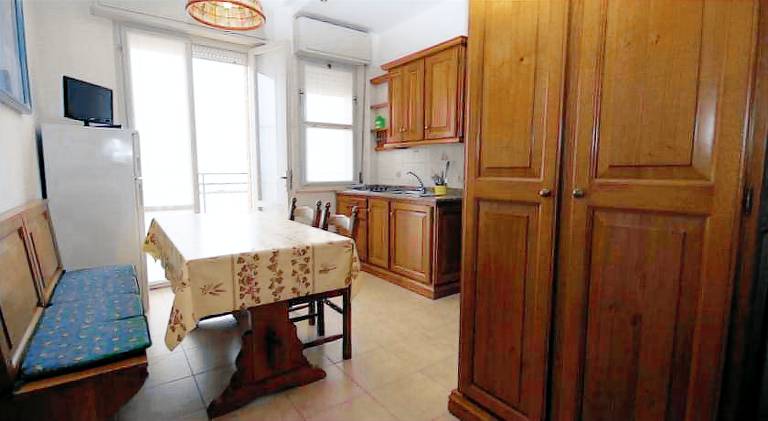 Rental apartment with 2 rooms for 5 persons — photo 3