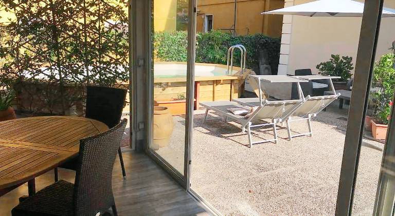 Holiday apartment with patio, yard & private pool — photo 4