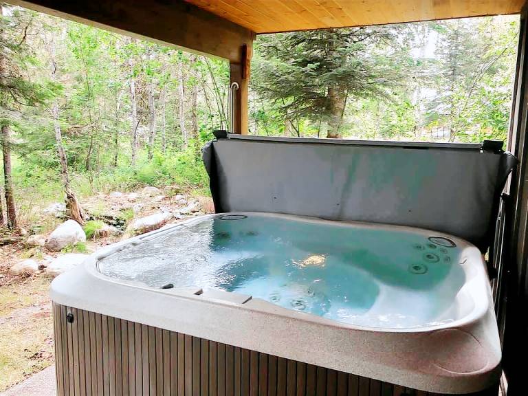 Child-friendly house with jacuzzi, yard & grill | Pet-friendly — photo 3