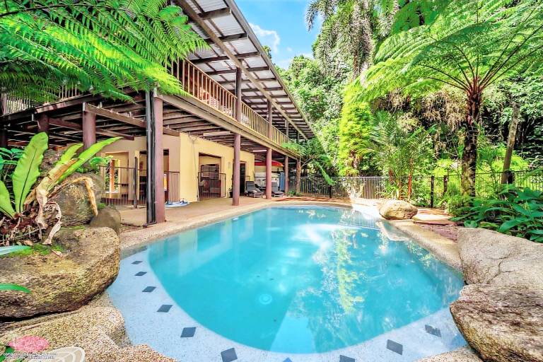 House Kurrimine Beach