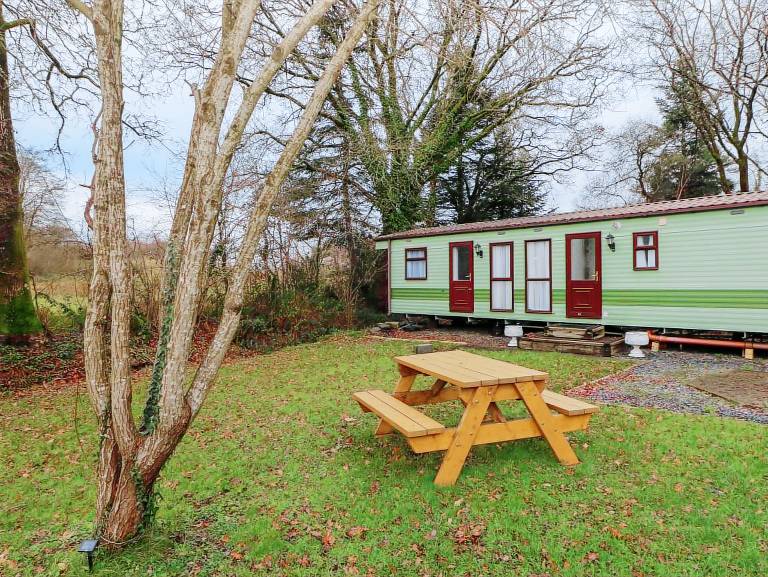 Cottage with yard in Carmarthen