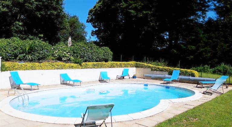 Vacation home with pool — photo 4