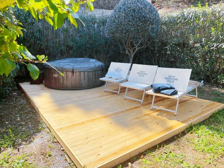 Vacation home with yard, terrace & barbeque in Castellammare del Golfo