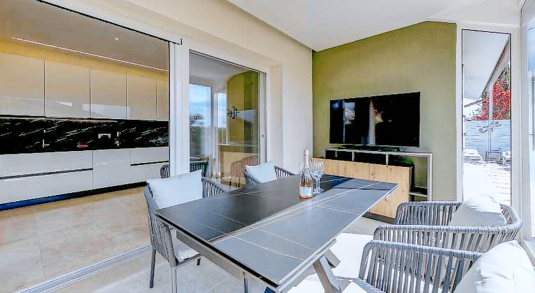 Nice chalet with hot tub & pool | Dogs allowed — photo 3