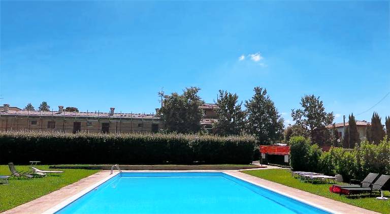Vacation home with pool | Pets are welcome — photo 5