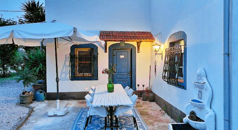 Holiday apartment with pool, terrace & barbecue — photo 2