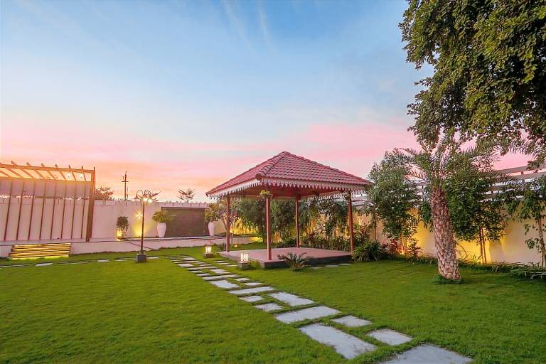 Fully equipped villa with pool & yard | Perfect for remote work | Pets allowed — photo 5
