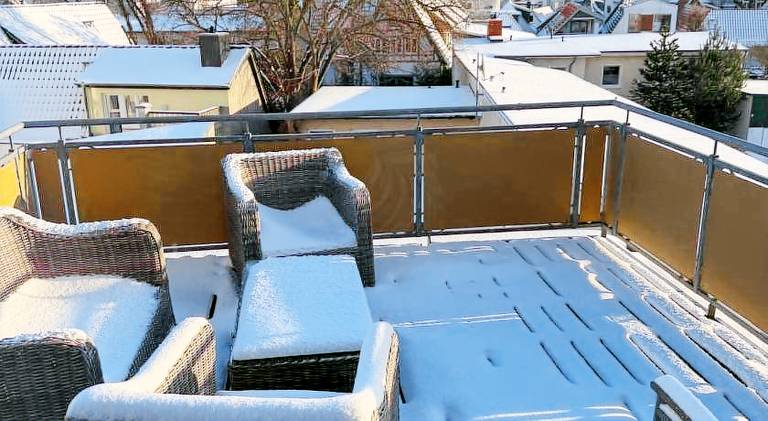 Holiday apartment with patio & yard — photo 5