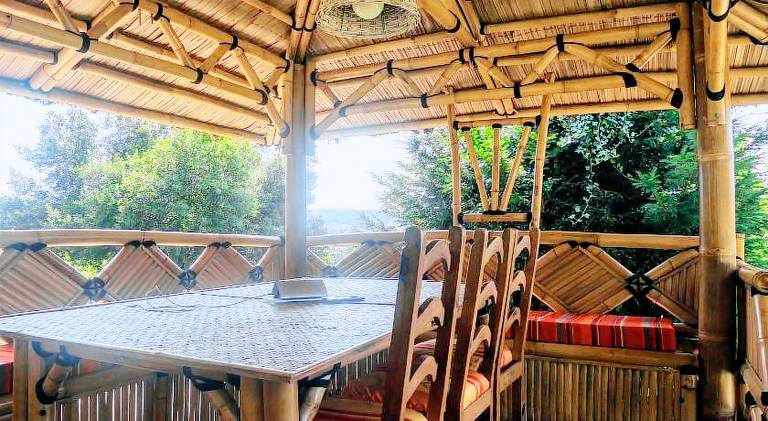 Vacation home with BBQ, terrace & garden — photo 3