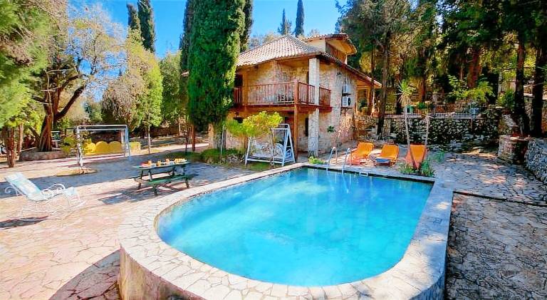 Villa with garden, pool & terrace — photo 3