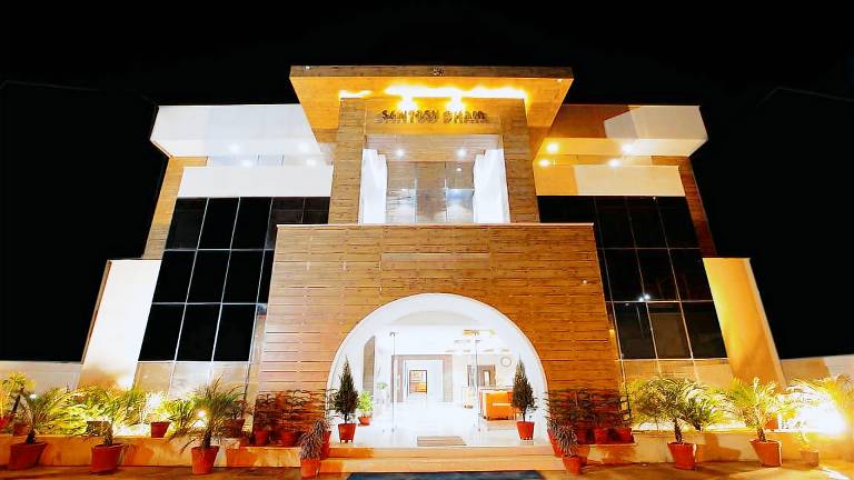Hotel Santosh Dham in Vrindavan