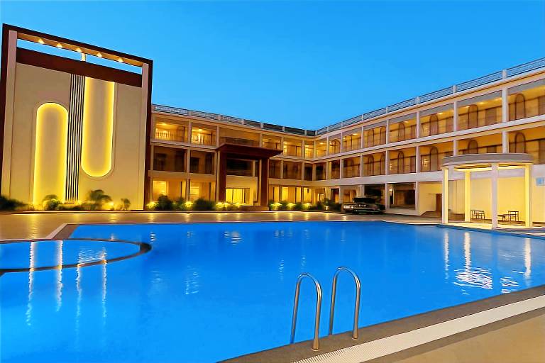 Nirvana Grand Hotel & Resort