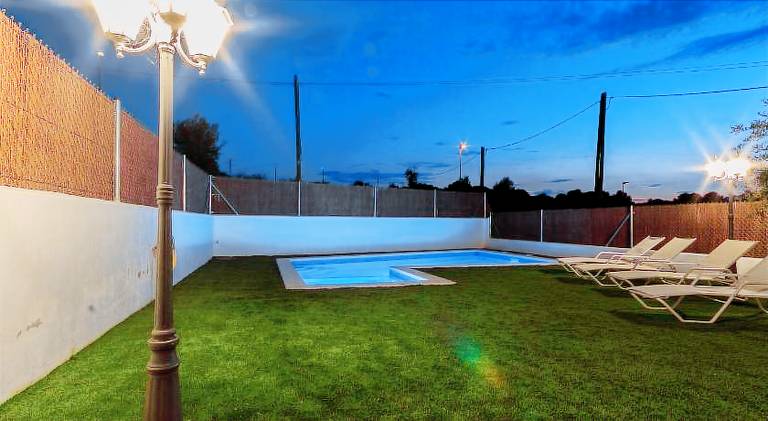 Villa with pool & jacuzzi — photo 5