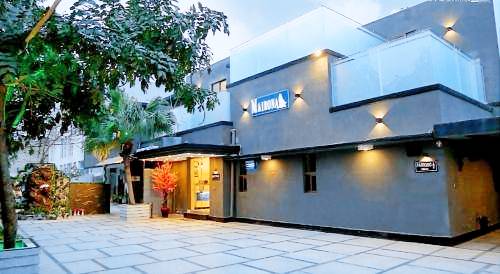 Mairona Hotel Gulberg