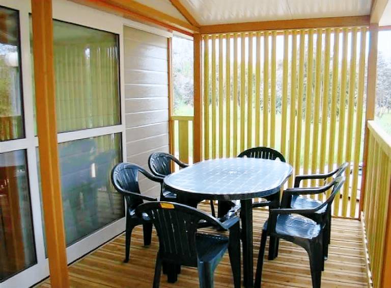 Chalet with terrace, garden & heated pool | Pets allowed — photo 4