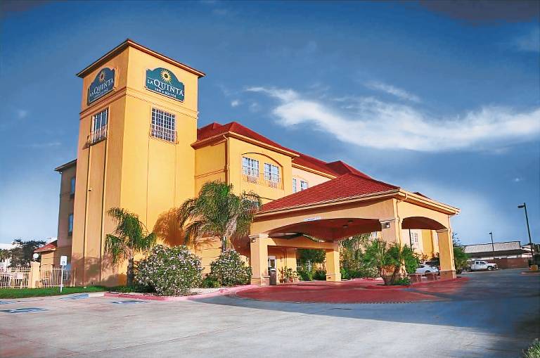 La Quinta Inn & Suites by Wyndham Alice in Alice, TX