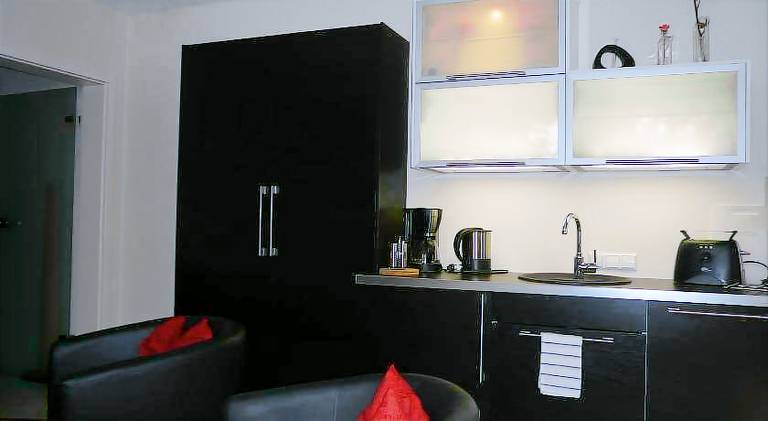 Rental apartment with jacuzzi & pool in Berlin