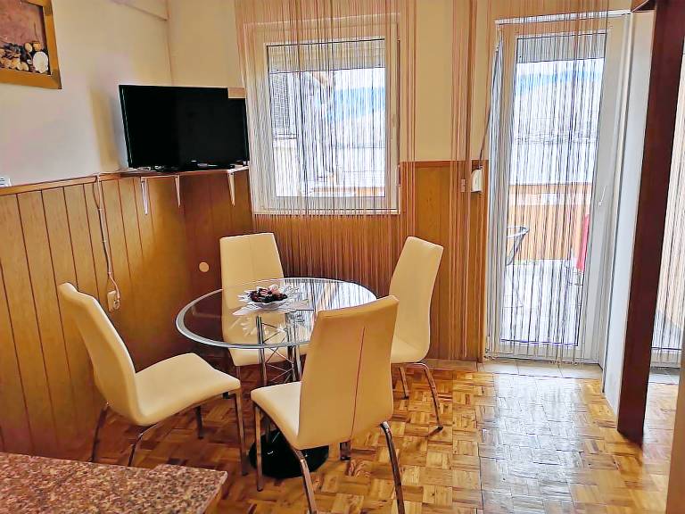 Ferienwohnung in Pag mit Meerblick, Terrasse, Klimaanlage, W-LAN (4891-2) — photo 2