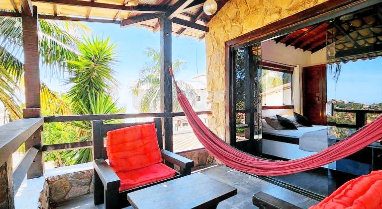 Vacation home with pool — photo 4