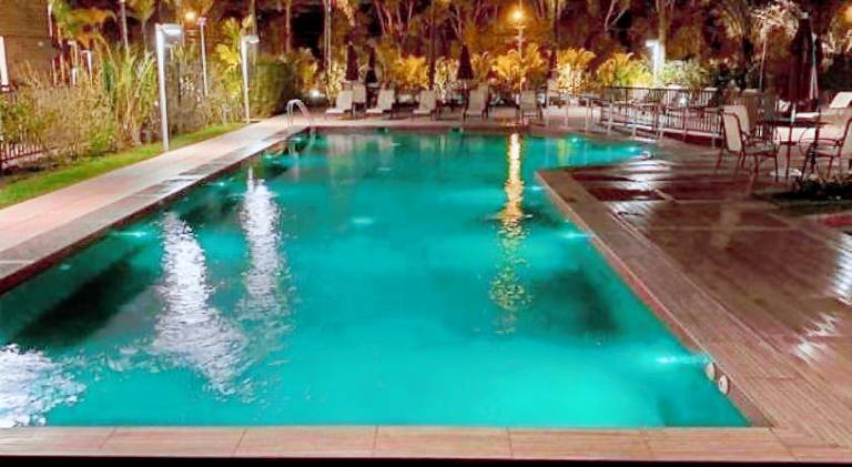 Wonderful serviced apartment with pool & yard | Pets allowed — photo 4