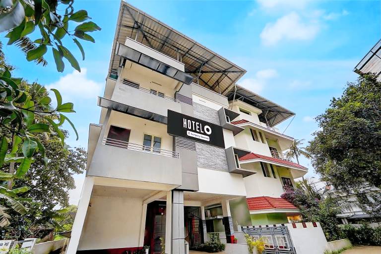 Hotel O Palarivattom Metro Station Formerly South Gate