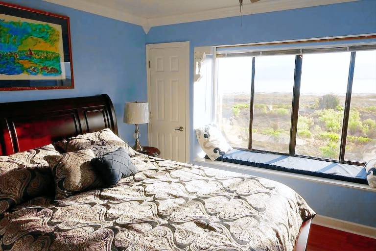 Condo Harbor Island